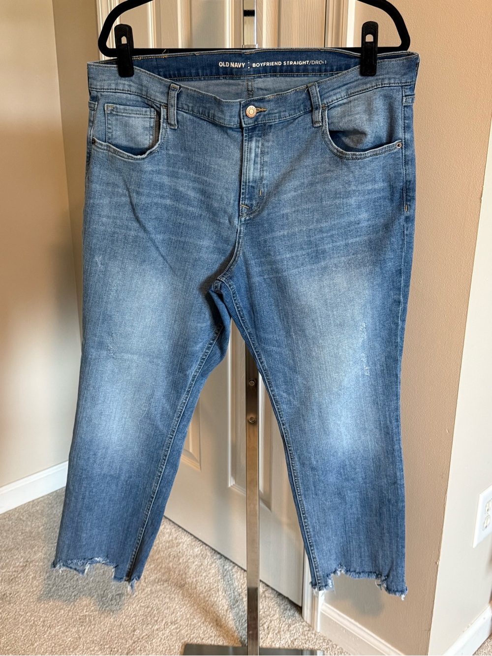 Old Navy Women's Medium Blue Straight-Leg Crop Jeans